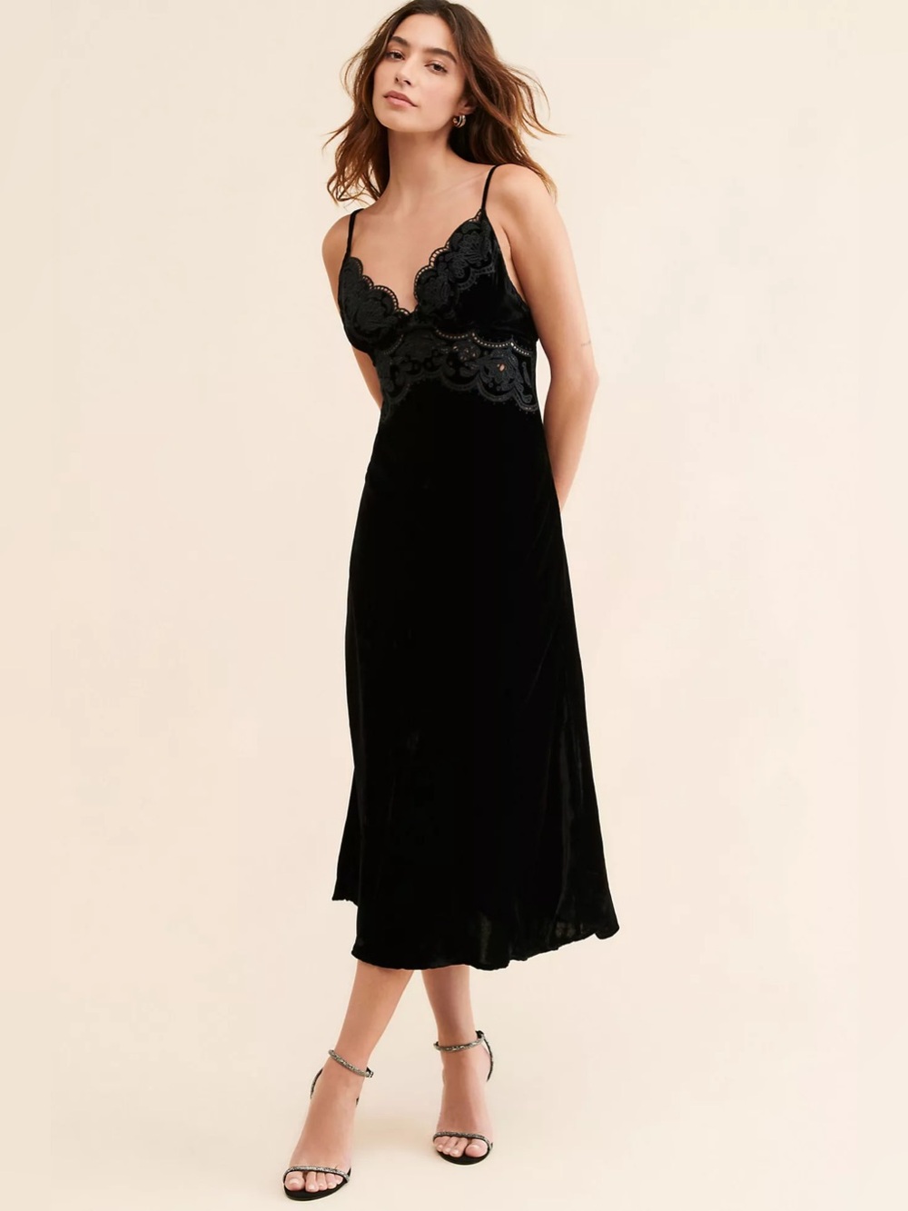 FARM Rio Black Richelieu Velvet Slip Midi Dress Lace Trim Spaghetti Strap Size L - Picture 4 of 16